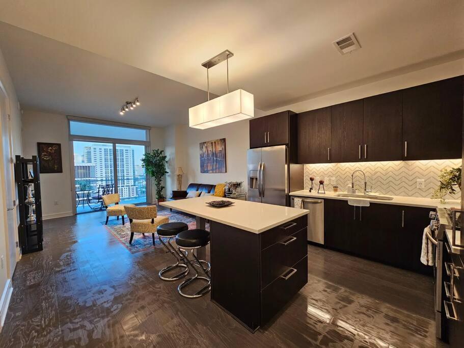 休斯敦Luxury Highrise In Midtown - Skyline Views And Chic Decor公寓 外观 照片