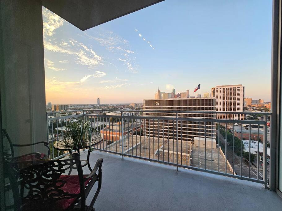 休斯敦Luxury Highrise In Midtown - Skyline Views And Chic Decor公寓 外观 照片